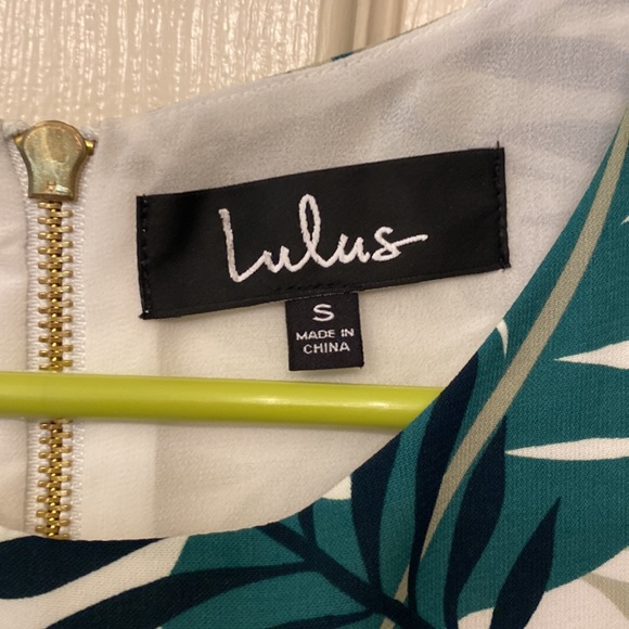 White & Green Leaf Print Gold Zipper Accent Shift Dress NWOT - Picture 6 of 7